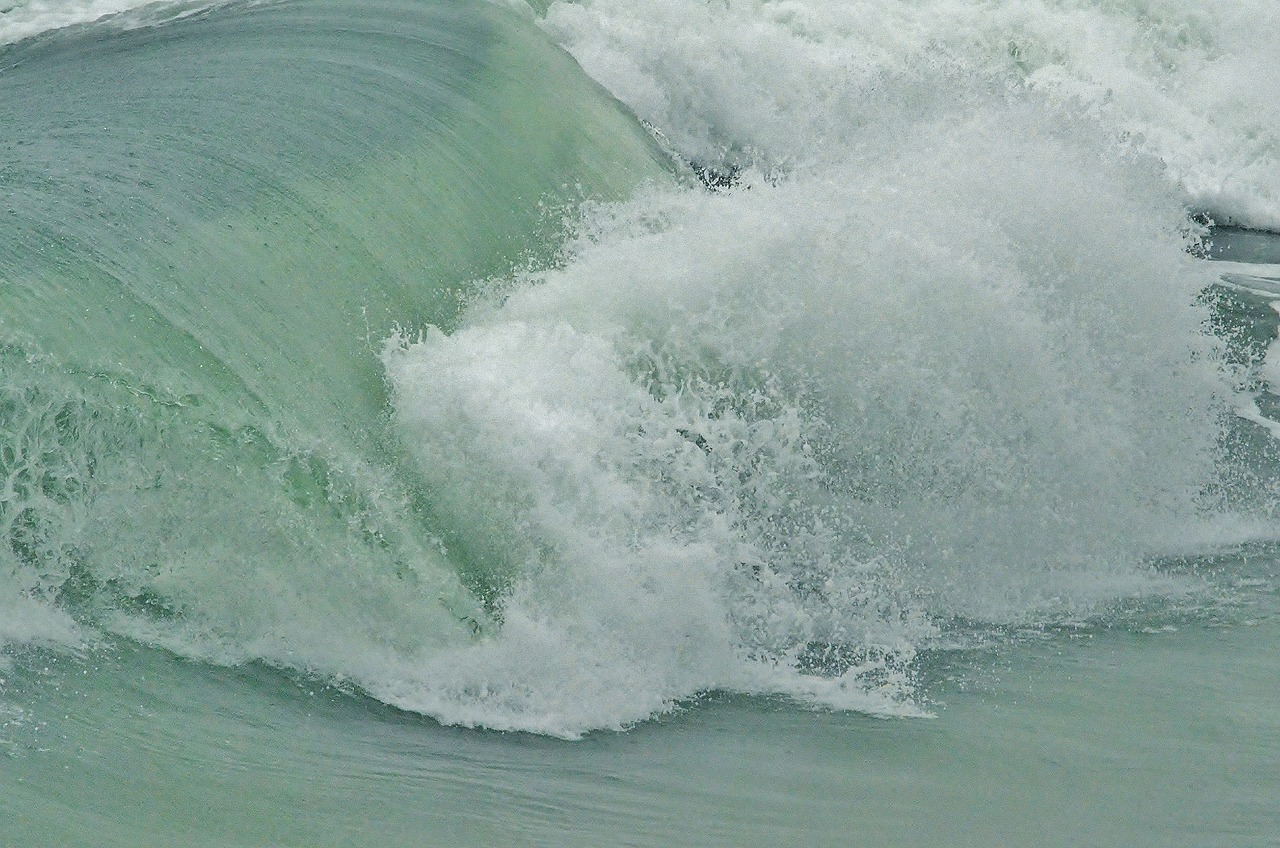 a crashing wave